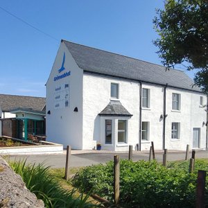 The Grinneabhat building used to be the village school, and the accommodation is housed in the former schoolhouse.