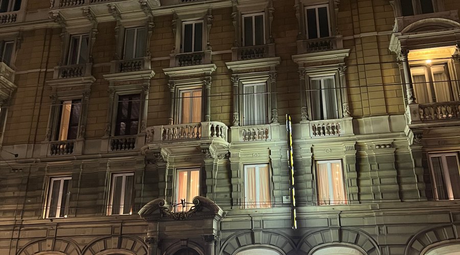 Devant de l’hôtel 