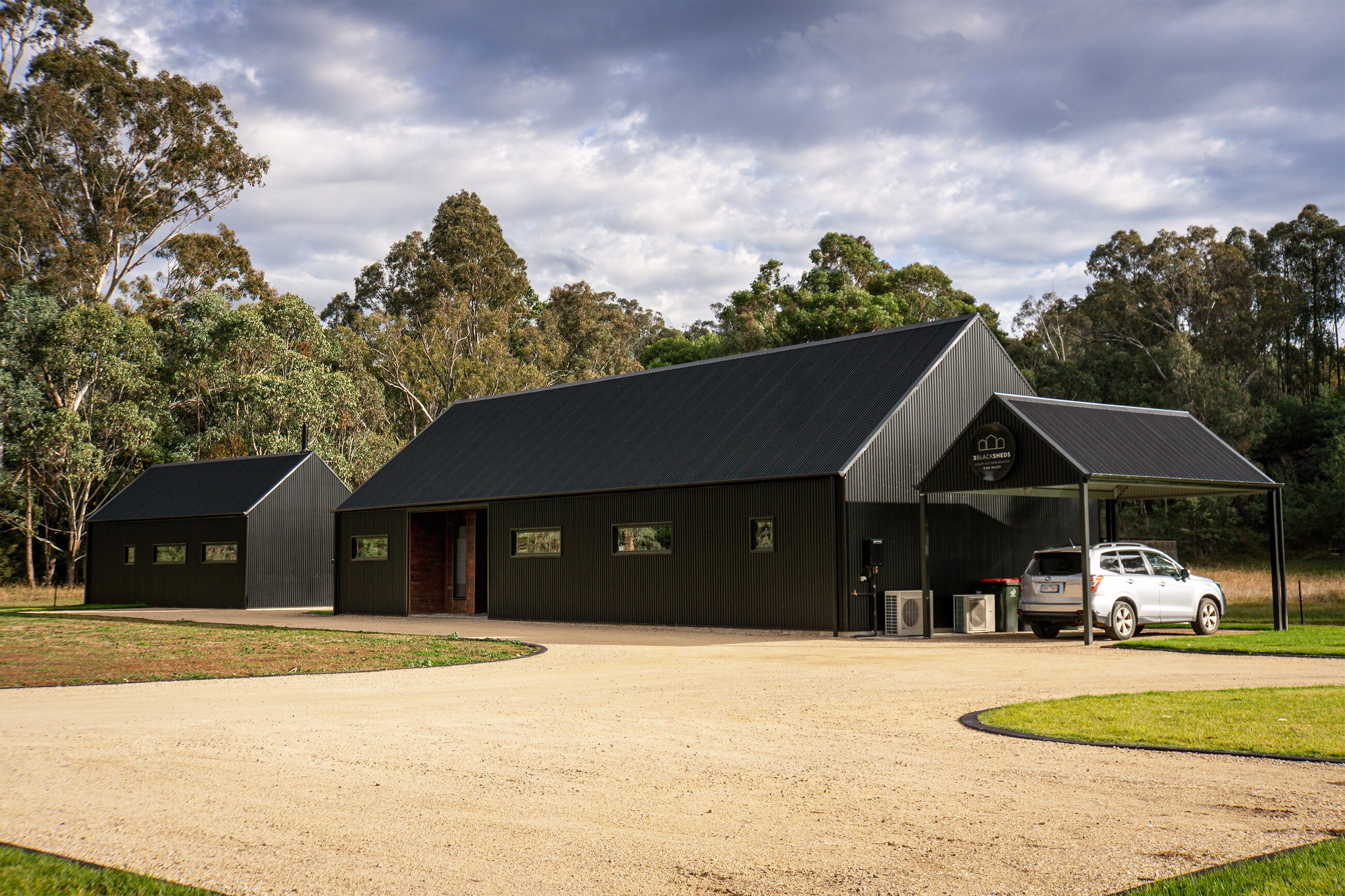 3BLACKSHEDS - Updated 2024 Lodging Reviews (Whitfield, Victoria)