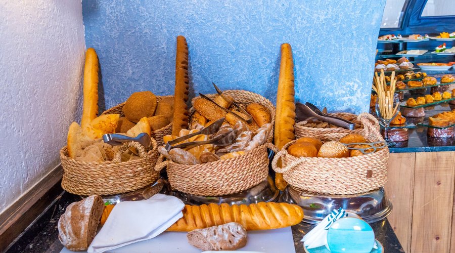 Restaurant Breakfast Buffet 