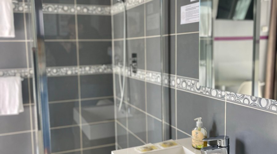 Salle de bain chambre double supérieure