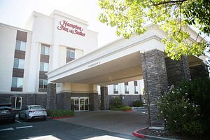 Hampton Inn & Suites Fresno in Fresno