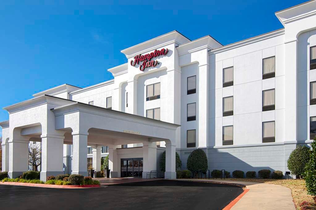 HAMPTON INN FAYETTEVILLE Updated 2024 Prices Hotel Reviews AR   Exterior 