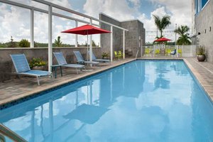 Piscina e praia