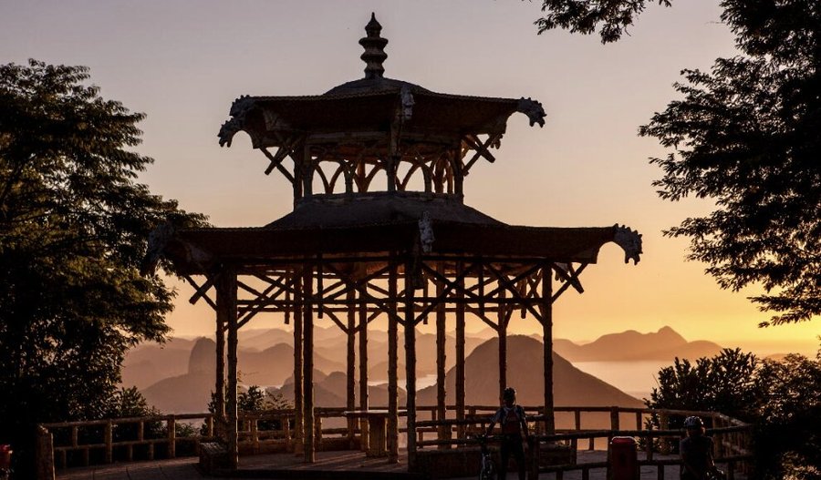 Foto clássica da Vista Chinesa no por do sol