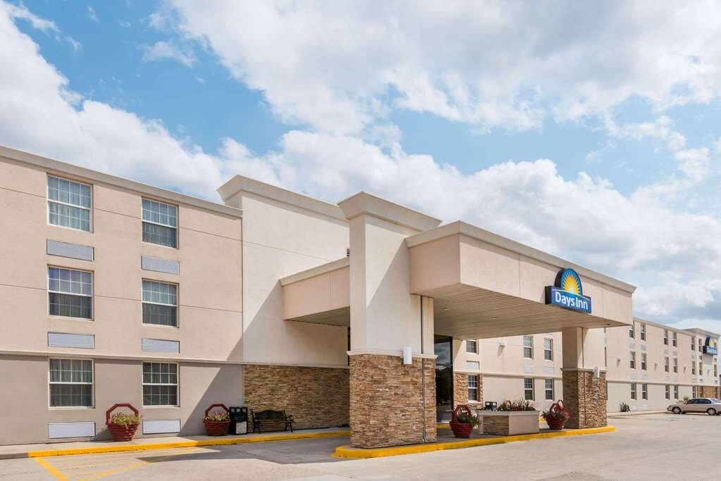 DAYS INN BY WYNDHAM GILLETTE Updated 2024 Prices Hotel Reviews WY   Exterior 