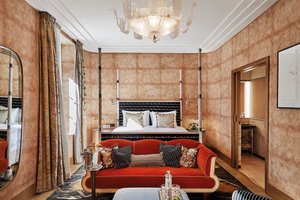 Room & Suite
