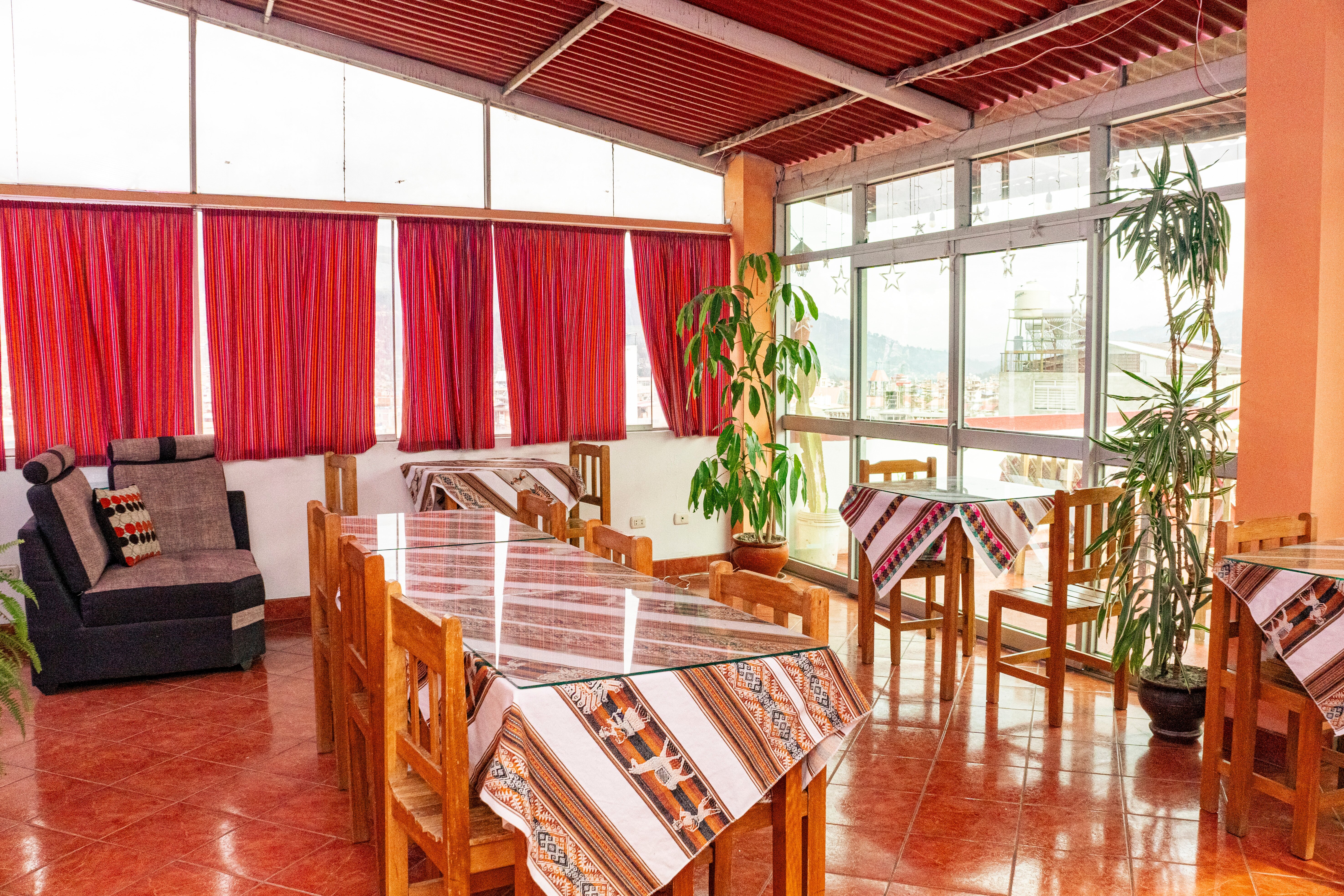 LHOTSE HOSTEL B&B HUARAZ - Updated 2024 Prices & Reviews (Peru)