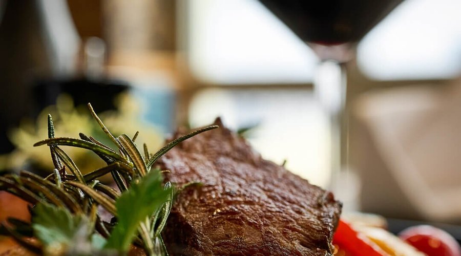 Wechselnde Gerichte und saisonale Angebote frisch zubereitet - auch vegetarisch und vegan.