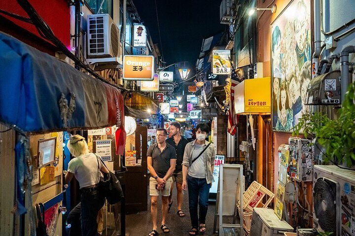 2024 (Shinjuku 3 Chome) Shinjuku Night Bar Private Tour in Tokyo with a ...