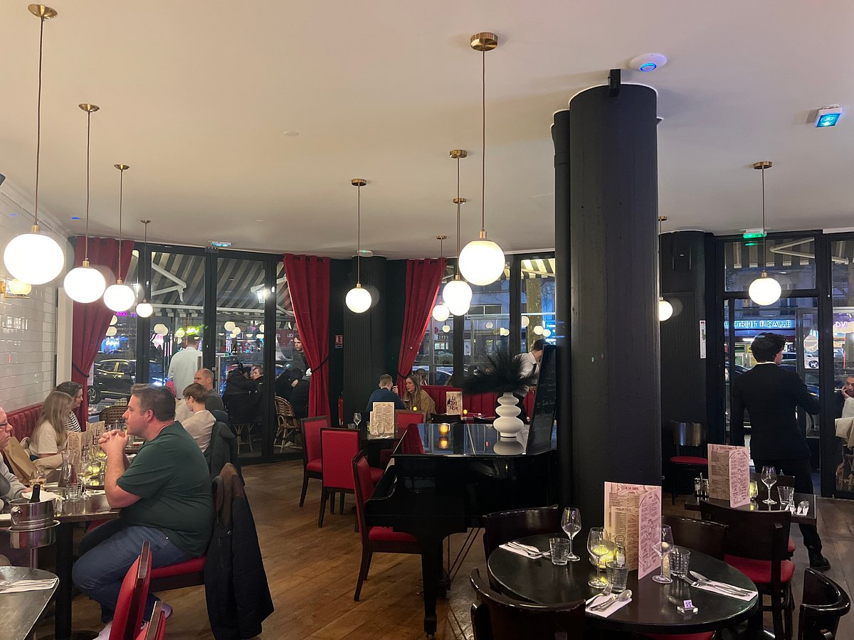 LE CHAT NOIR PIGALLE, Paris - 18th Arrondissement - Menu, Prices,  Restaurant Reviews & Reservations - Tripadvisor