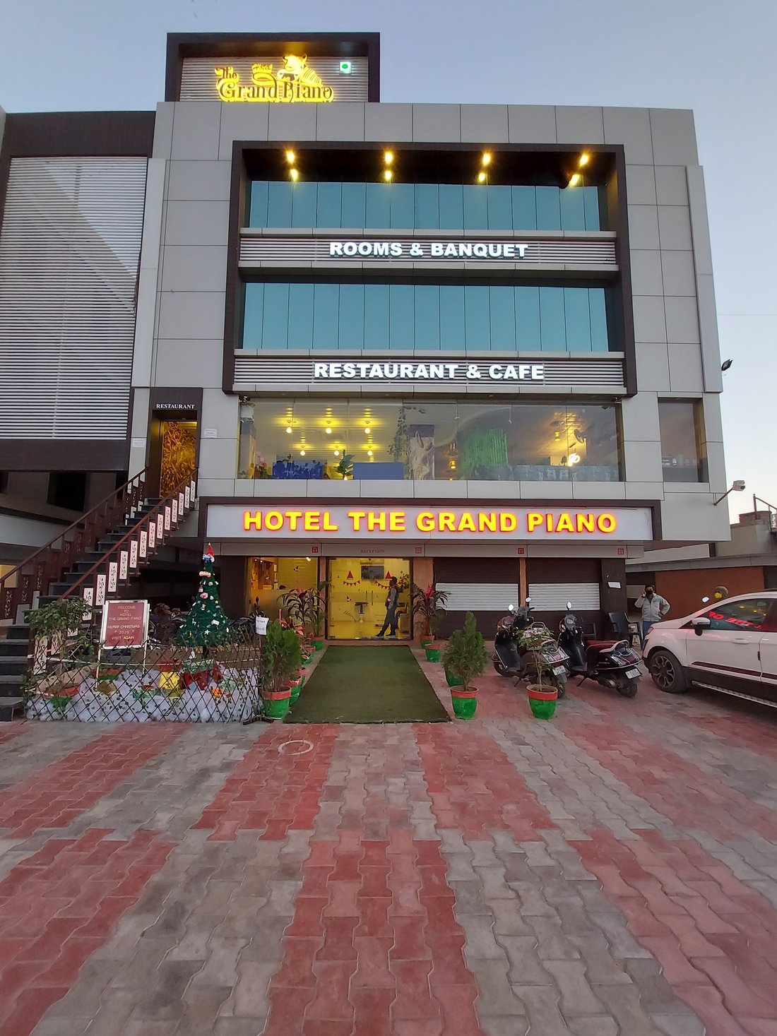 HOTEL THE GRAND PIANO - BEST BUSINESS HOTEL IN PATAN - отзывы, фото и  сравнение цен - Tripadvisor