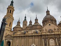 Tripadvisor - Explicación de las cintas de la Virgen del Pilar. - صورة  ‪Basilica de Nuestra Senora del Pilar‬، سرقسطة