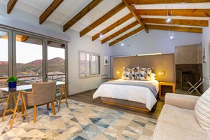 Room & Suite