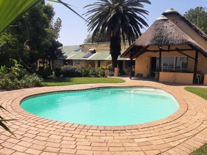 Pool & Beach