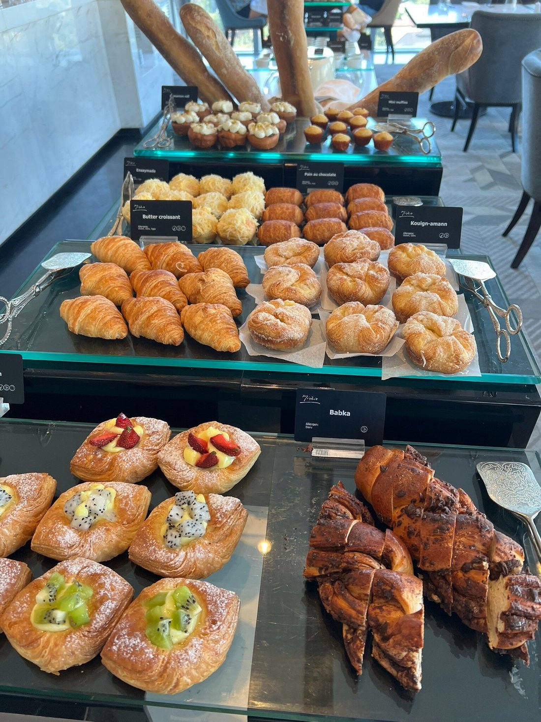 Raffles Makati Concierge: Pictures & Reviews - Tripadvisor