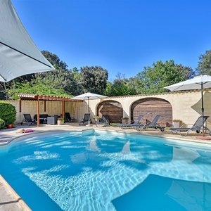 Piscine chauffée d'avril à fin septembre .