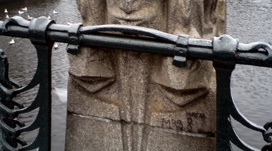 Sculpture by Hildo Krop, Niek Engelschmanbrug, Keizersgracht, Amsterdam😎