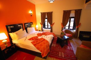 Room & Suite