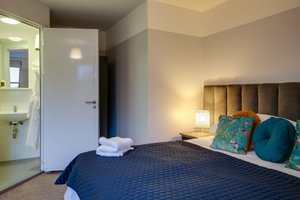 Room & Suite