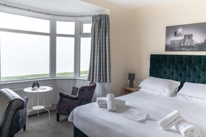 Room & Suite