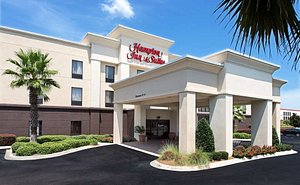 Hampton Inn & Suites Pensacola I-10 North at University Town Plaza in Pensacola