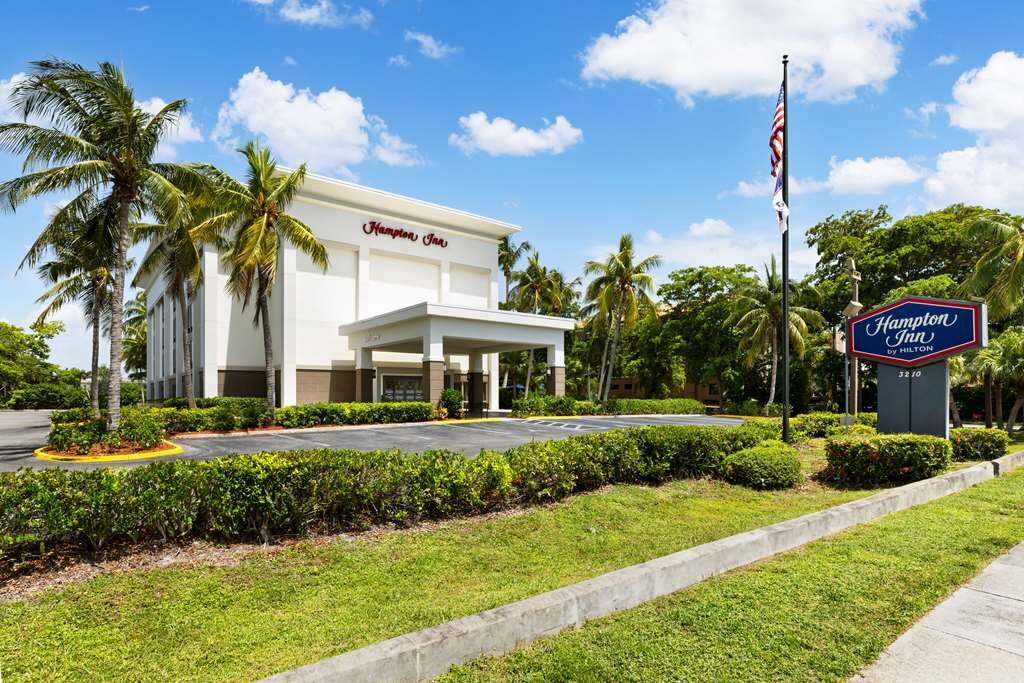 HAMPTON INN NAPLES CENTRAL Updated 2024 Prices Hotel Reviews FL