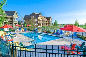 Pool & Beach