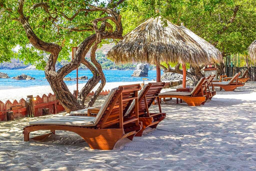 Playa La Ropa, la segunda más popular en México en los premios “Travellers'  Choice” 2023