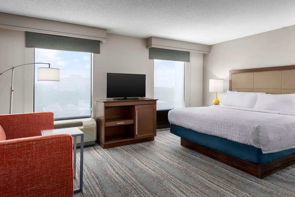 HAMPTON INN & SUITES LAKE MARY AT COLONIAL TOWNPARK $99 ($̶1̶1̶6̶ ...