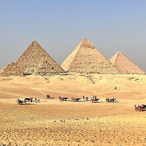 giza pyramids tour from hurghada
