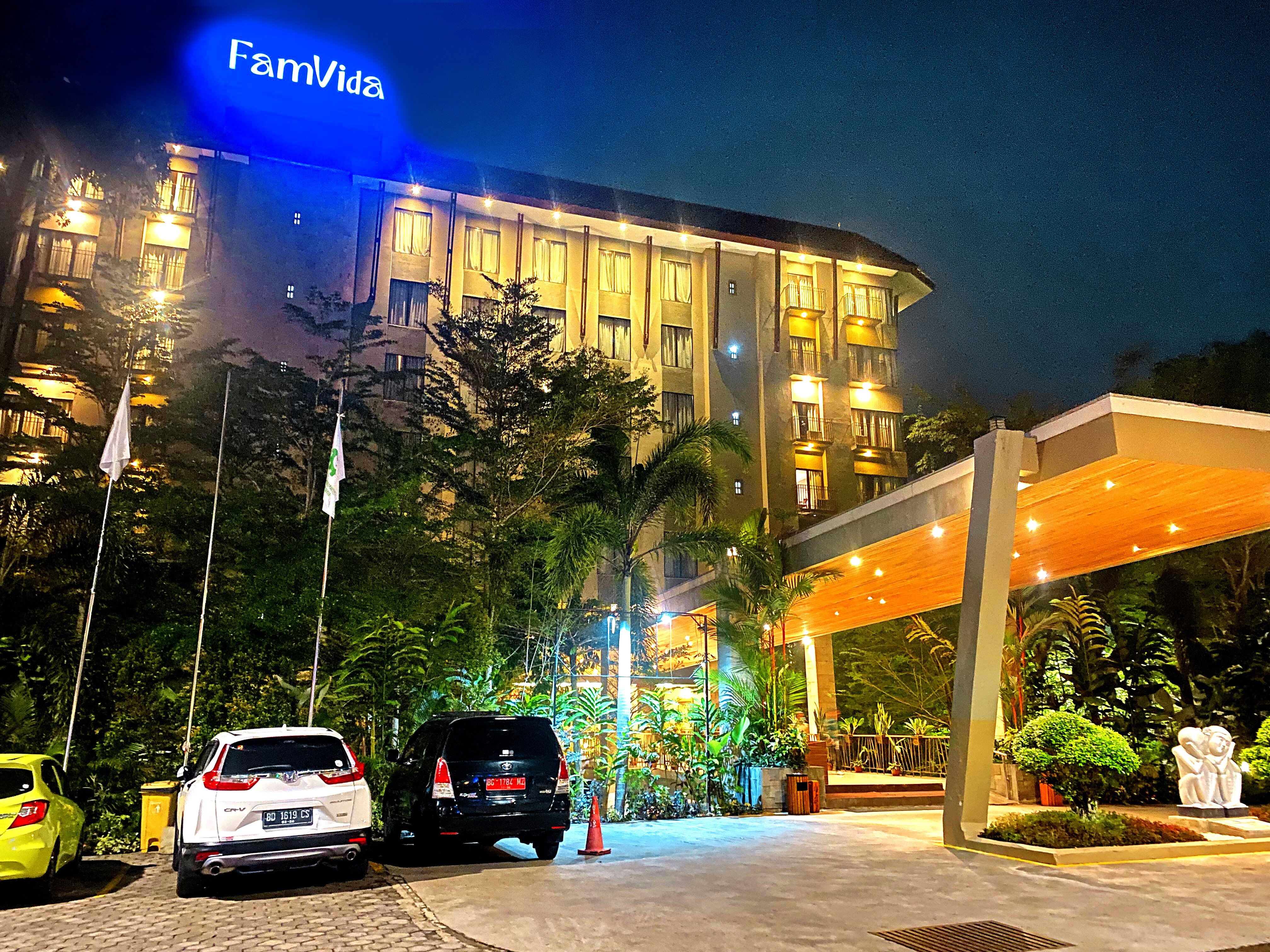 FAMVIDA HOTEL LUBUKLINGGAU (Indonesia) - Ulasan & Perbandingan Harga ...