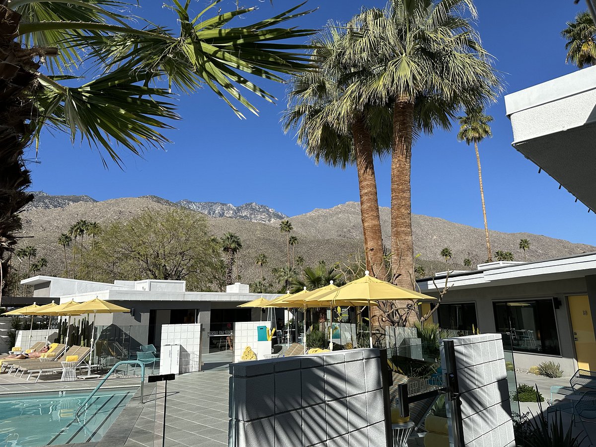 Twin Palms Resort - Visit Palm Springs