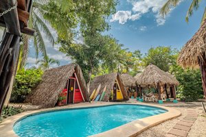 Piscina y playa