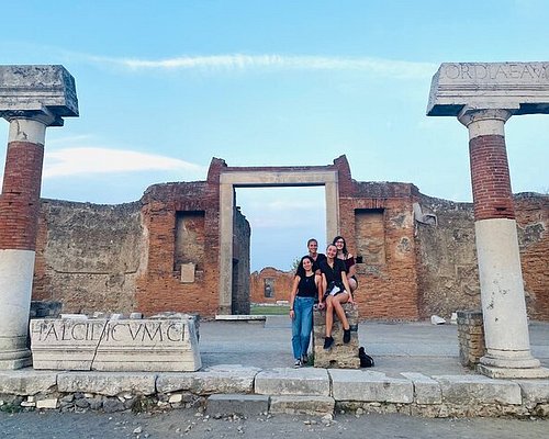 tours to pompeii
