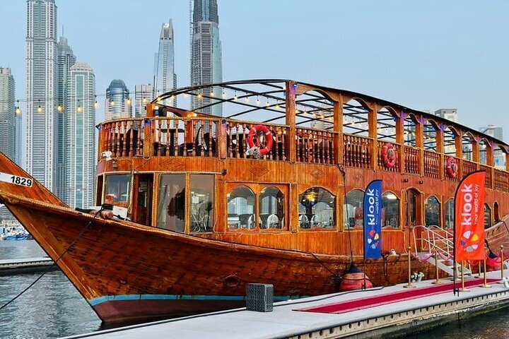 2024 Dubai Marina Dhow Dinner Cruise with Live Entertainment