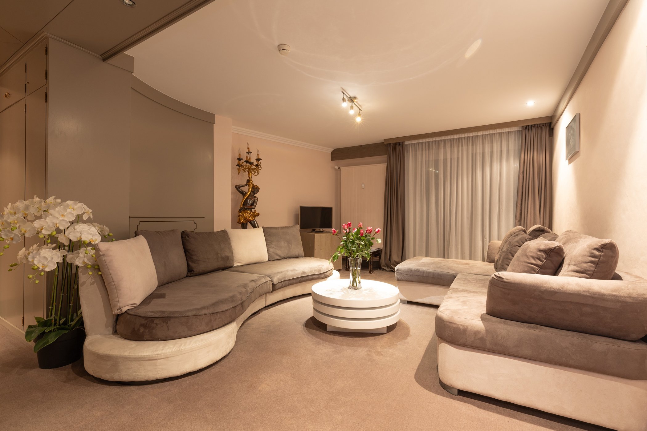 Hôtel Central Spa & Lounge Bar - Espace Bien-Être By VAGHEGGI - Crans-Montana by null