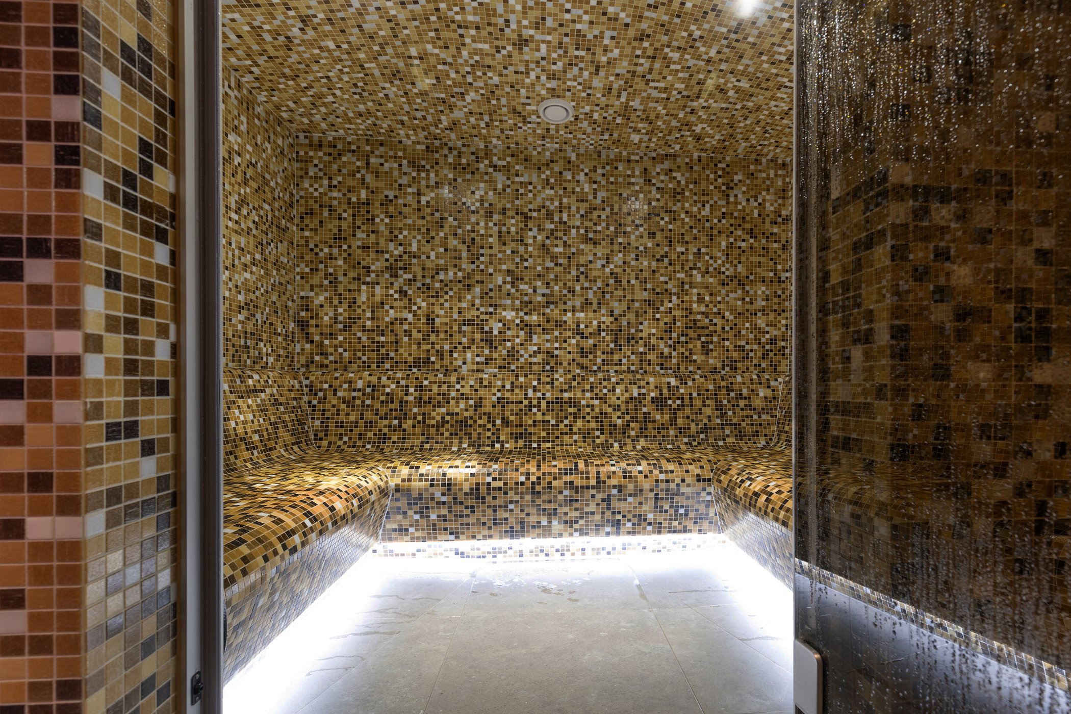 Hôtel Central Spa & Lounge Bar - Espace Bien-Être By VAGHEGGI - Crans-Montana by null