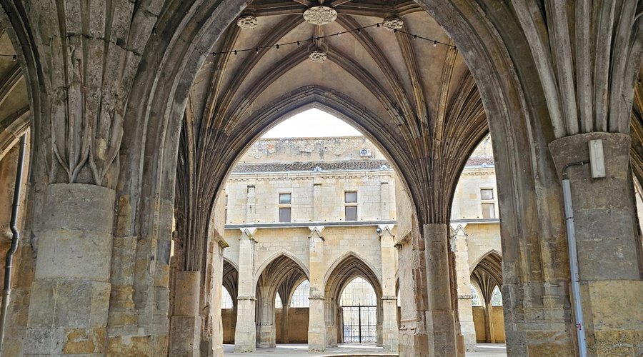 Le Cloître 