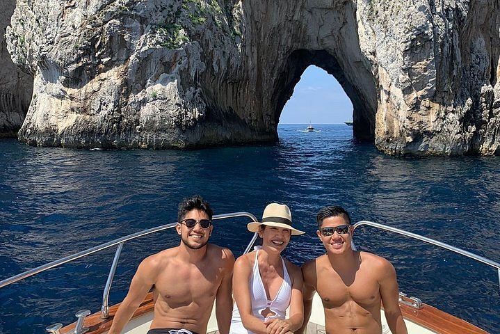 ▷ Boat Trip to the Blue Grotto and Capri with Snorkeling from 110 € -  CheckYeti