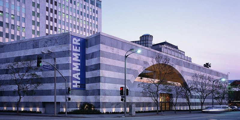 The outside of the Hammer Museum 