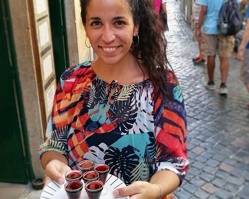 Lisbon Small-Group Food Tour with 18 Tastings in Alfama District