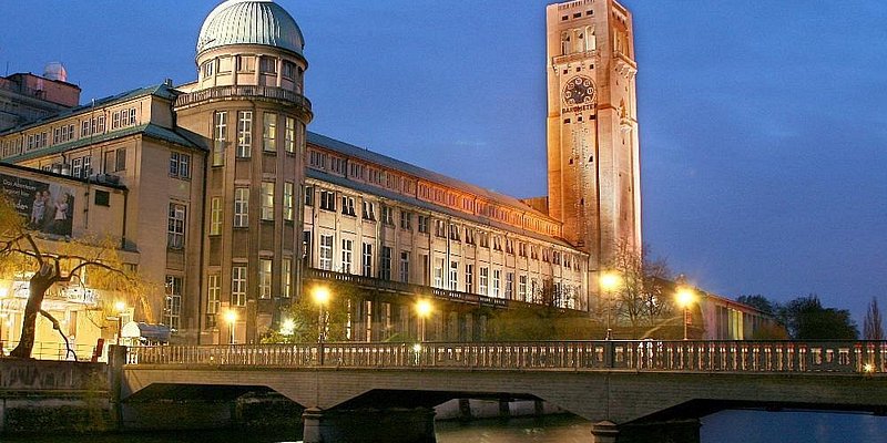 Deutsches Museum lit up in the evening