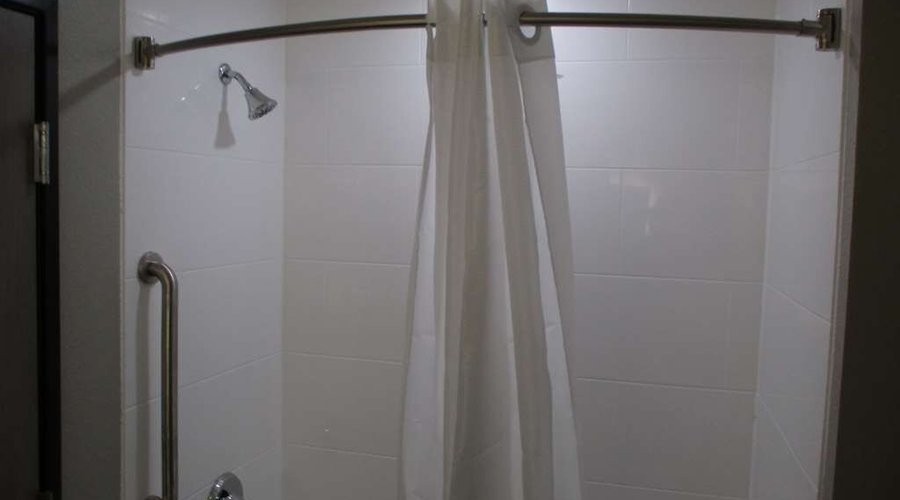 Mobility Accessible Double Queen Suite Bathroom