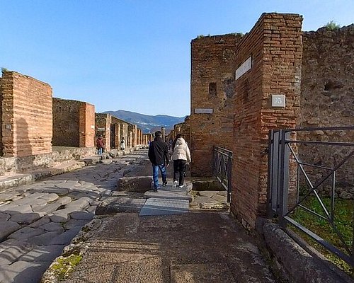 pompeii italy tourism