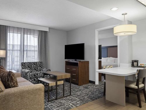 HOMEWOOD SUITES BY HILTON COLUMBUS/AIRPORT - Updated 2024 Prices ...