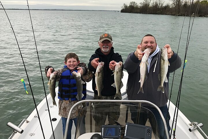 DETROIT RIVER WALLEYE Jigging! What an incredible fishery!!! 2021 