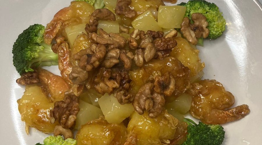 Shrimp w. Honey Glazed Walnuts