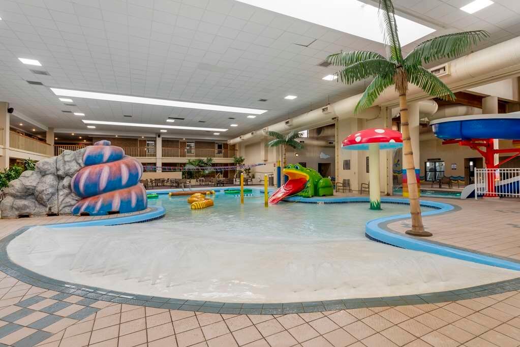 Best Western Plus Ramkota Hotel Pool: Pictures & Reviews - Tripadvisor