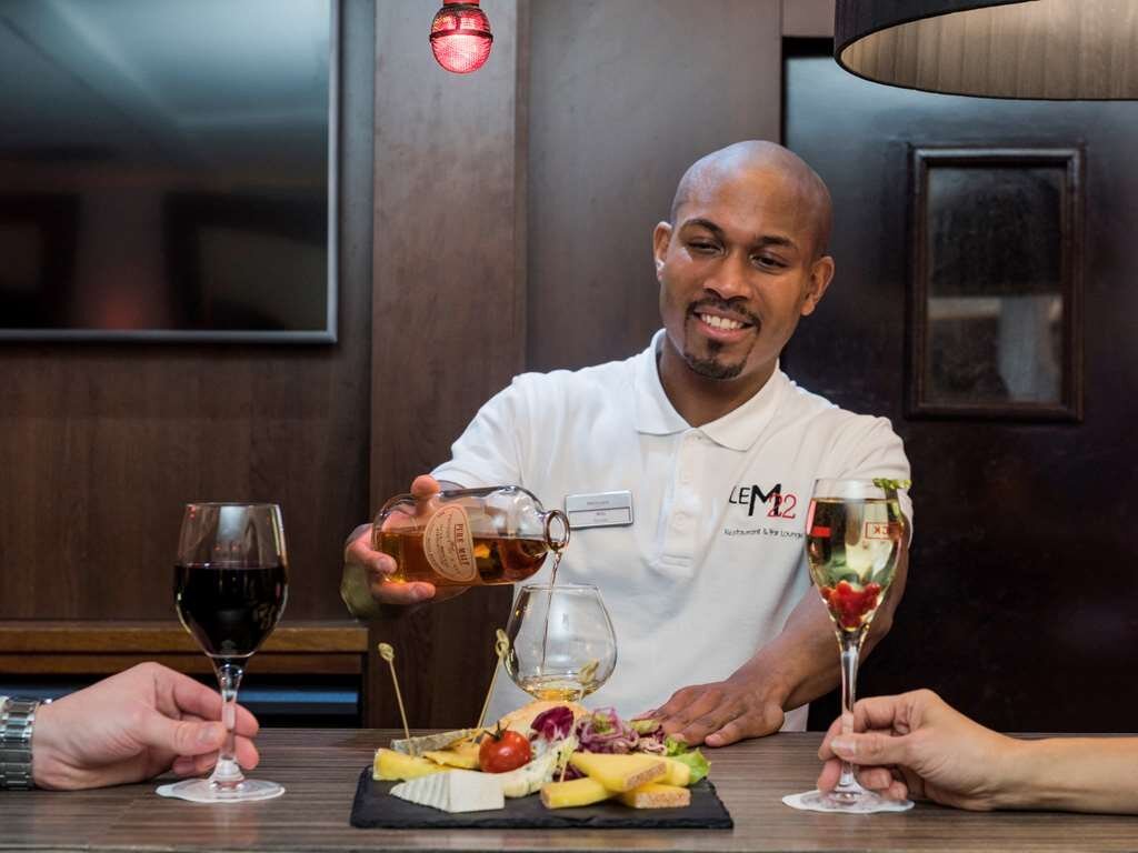 MERCURE PARIS VELIZY HOTEL $106 ($̶1̶2̶8̶) - Updated 2024 Prices & Reviews - France/Velizy-Villacoublay, Europe MERCURE PARIS... 